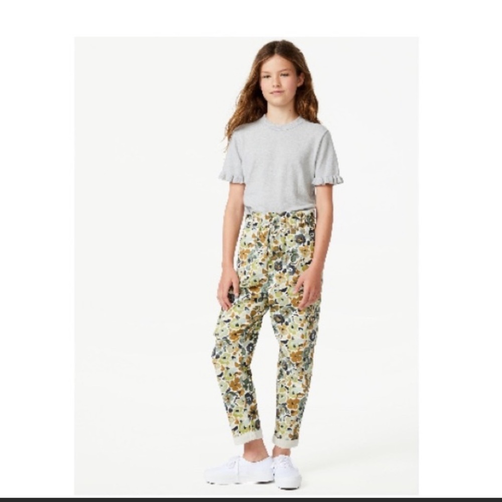 Girls PaperBag high waisted Cargo Camo Flower Print Cuffed Pants Size S (6/6X)